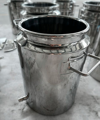Un buon prezzo. Barile in acciaio inossidabile per alimenti, serbatoio verticale per il latte 5L in linea