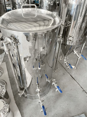 Un buon prezzo. Serbatoi di fermentazione da 1000 litri in linea