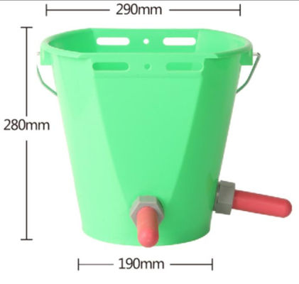 Un buon prezzo. Bottile per l'alimentazione del vitello Bottile con capezzolo / Bar di latte in linea